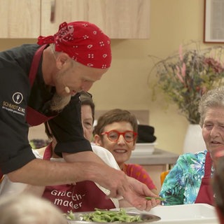Ralf Zacherl kocht im Seniorenheim