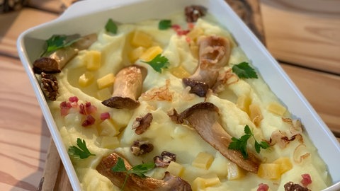 KartoffelbreiKartoffelpüree in unterschiedlichen Variationen mit Pilzen, Räucherlachs oder getrockneten Tomaten. Ein Rezept von SWR1 Pfännle-Koch Eberhard Braun. 