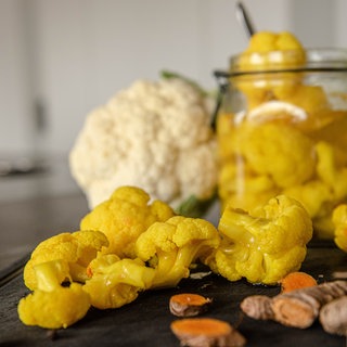 Gelber Blumenkohl mit Kurkuma & Ingwer
