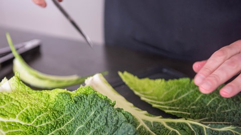 Knusprige Wirsingchips aus dem Backofen