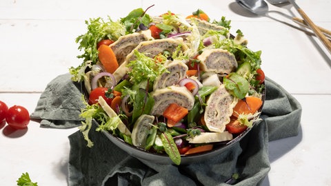 Bunter Maultaschen-Salat