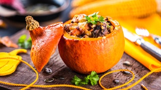 gefüllter Kürbis mit Eintopf