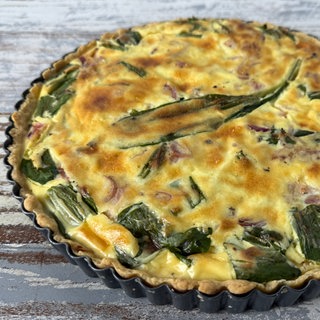 Bärlauch-Schinken-Quiche mit Frischkäse