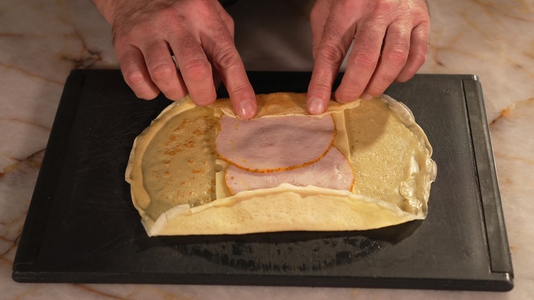 Flädle oben und unten einklappen.