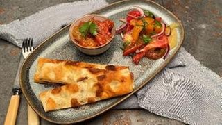 Pfannenbrot mit Zimt-Tomaten