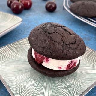 Kirsch-Eisparfait-Sandwiches 