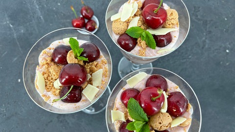 Kirsch-Dessert im Glas