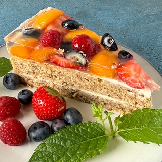 Sommerfruchtschnitten mit Holunderblütencreme