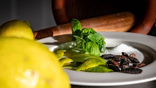 Basilikum-Tonkabohnen-Limetten-Zucker