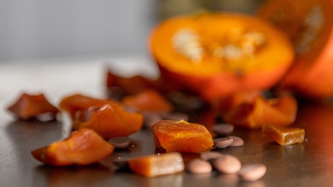 Kandierte Glühweinkürbisse mit Schokolade