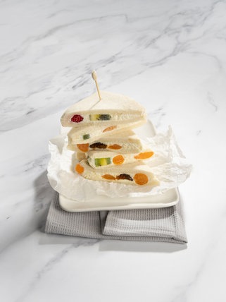 SWR1 Pfännle Streetfood Rezept Süße Tramezzini mit cremiger Obst-Schmand-Füllung.