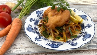 Backfisch mit Gemüsesalat