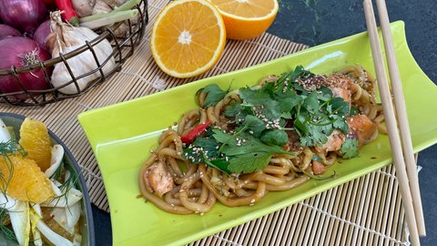 Lachs mit Süßholz-Orangen-Vinaigrette und Chicorée