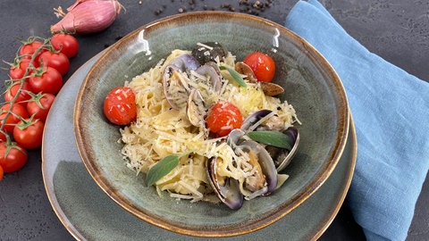 Pasta mit Rieslingschaum und Herzmuscheln