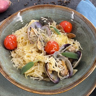 Pasta mit Rieslingschaum und Herzmuscheln