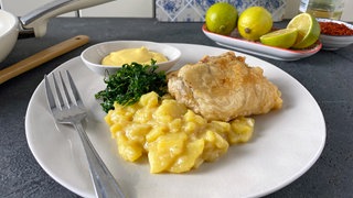 Gebackenes Karpfenfilet mit Kartoffel-Schnittlauch-Salat