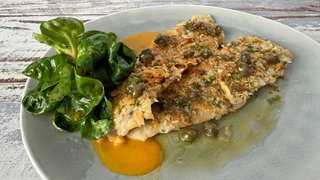 Forellenfilet mit Mandelkruste und Feldsalat