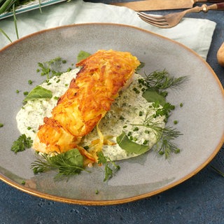 Lachsfilet mit Kartoffelkruste und Frankfurter Grüner Soße