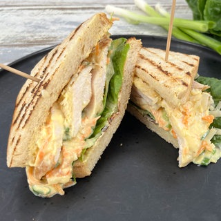 Hähnchen-Clubsandwich „Caesar”