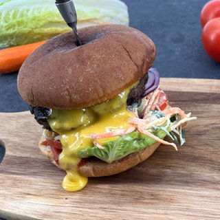 Burger mit Coleslaw