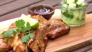 Krosser Schweinebauch mit Wasabi-Gurken 