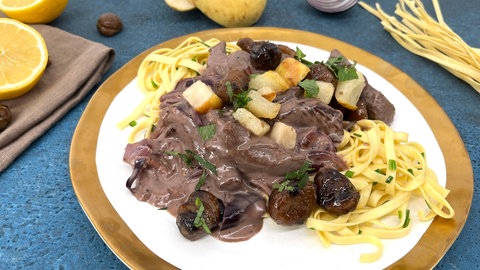 Rehgeschnetzeltes mit Maronen und Birnen