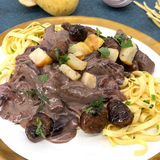 Rehgeschnetzeltes mit Maronen und Birnen