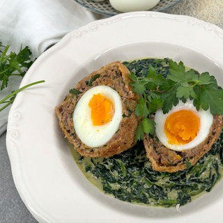 Schottische Eier mit Rahmspinat
