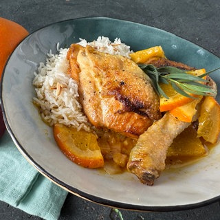 Geschmortes Hühnchen mit Orangen und Mandelreis