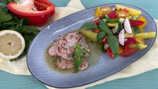 Zitronenschnitzel mit Kartoffel-Paprika-Salat