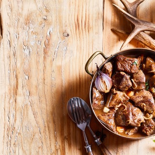 Wildfleisch in einem Topf