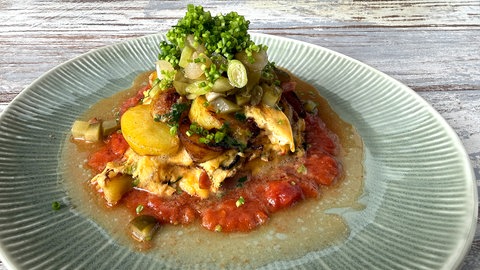 Kartoffel-Ei-Pfanne mit Blitz-Tomatensoße