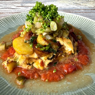 Kartoffel-Ei-Pfanne mit Blitz-Tomatensoße