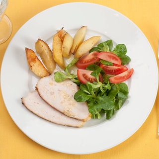 Putenbrust und Feldsalat