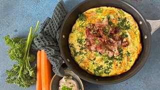 Tortilla mit Suppengemüse und Speck