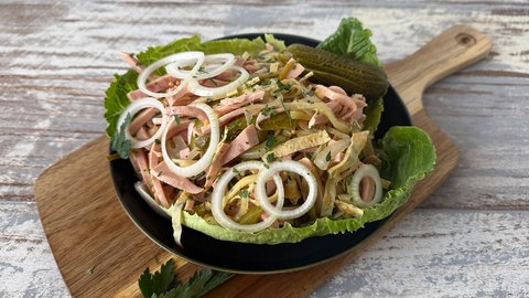 Wurstsalat mit Flädlestreifen