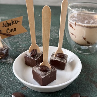 Cappuccino-Trinkschokolade am Stiel