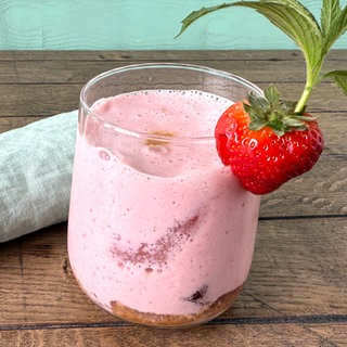 Frühlings-Erdbeer-Latte