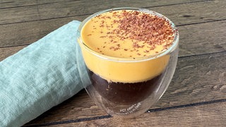Schwarzer Kaffee mit cremigem Eierschaum (Egg Coffee)