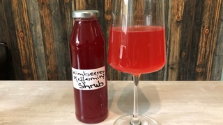 Fermentierter Himbeeren-Pfefferminze-Shrub für den perfekten Sommerdrink