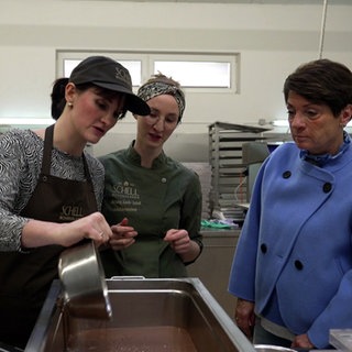Sonja Faber-Schrecklein besucht Konditor-Meisterin Michaela Schell in Gundelsheim.