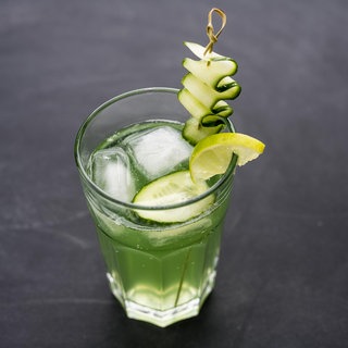 Gurken-Basilikum-Limonade mit Limette