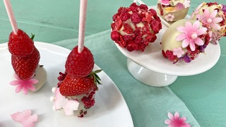 Cake Pops mit Beeren