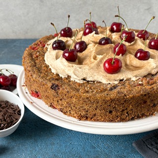 Badischer Kirschplotzer mit Gewürzsahne