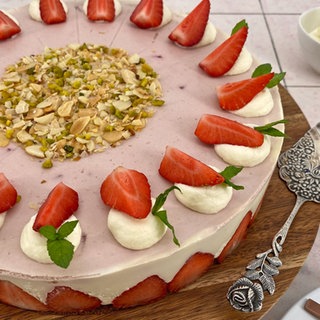 Erdbeer-Frischkäse-Torte mit Schokoboden