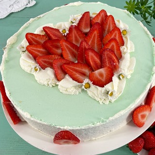 Erdbeer-Waldmeister-Torte zum Muttertag