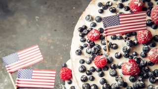Früchte-Käsekuchen mit USA-Flagge