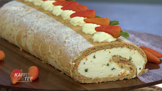 Karotten-Biskuitrolle mit Frischkäse-Eierlikör-Füllung