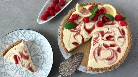 Vegane Himbeer-Käsekuchen-Tarte (ohne Backen)