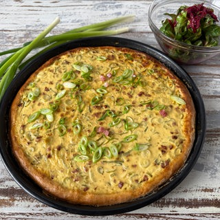 Schmand-Wähe mit Feldsalat